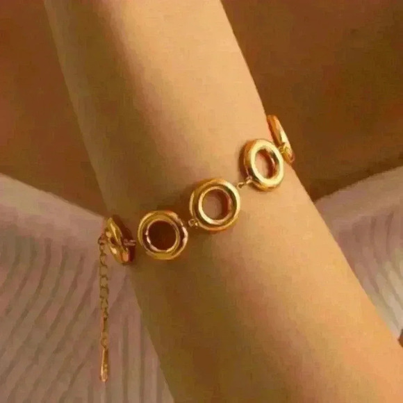 18k Gold Filled Bracelet with Little Circles - Picture 2 of 3